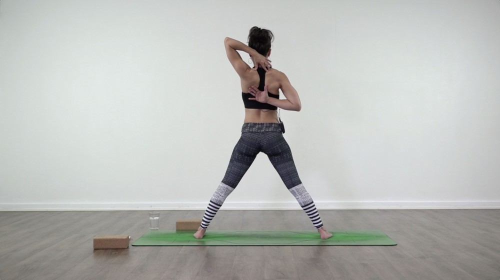 Sholders Yoga Class_1