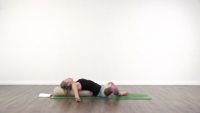 Linnea ahlgren yoga Uppsala stretching yoga for PMS