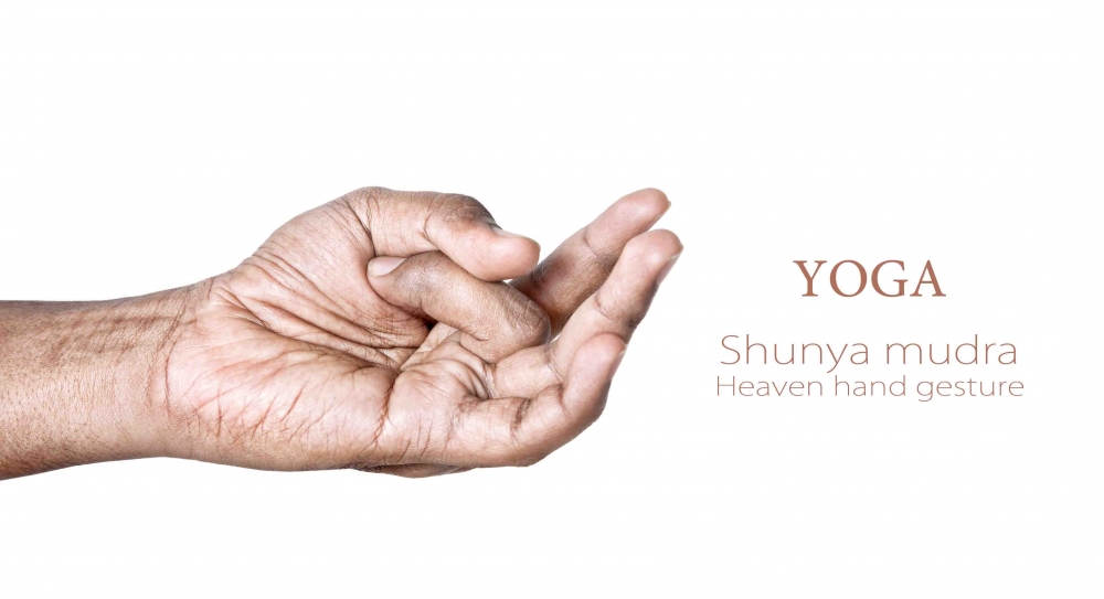 shunya mudra - heaven hand gesture mudra